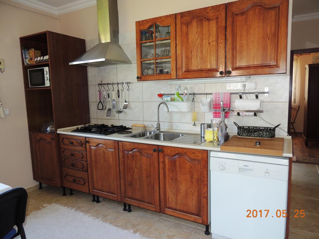 Eszter Apartman Eger Extérieur photo