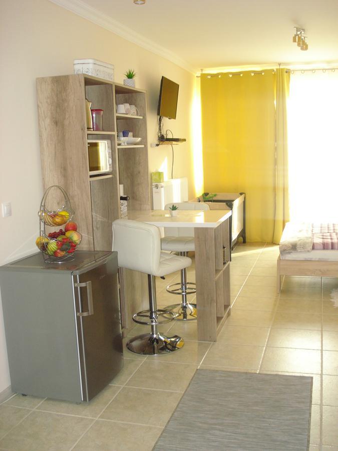 Eszter Apartman Eger Extérieur photo