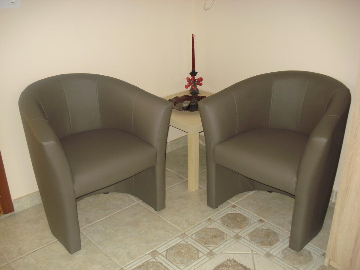 Eszter Apartman Eger Extérieur photo
