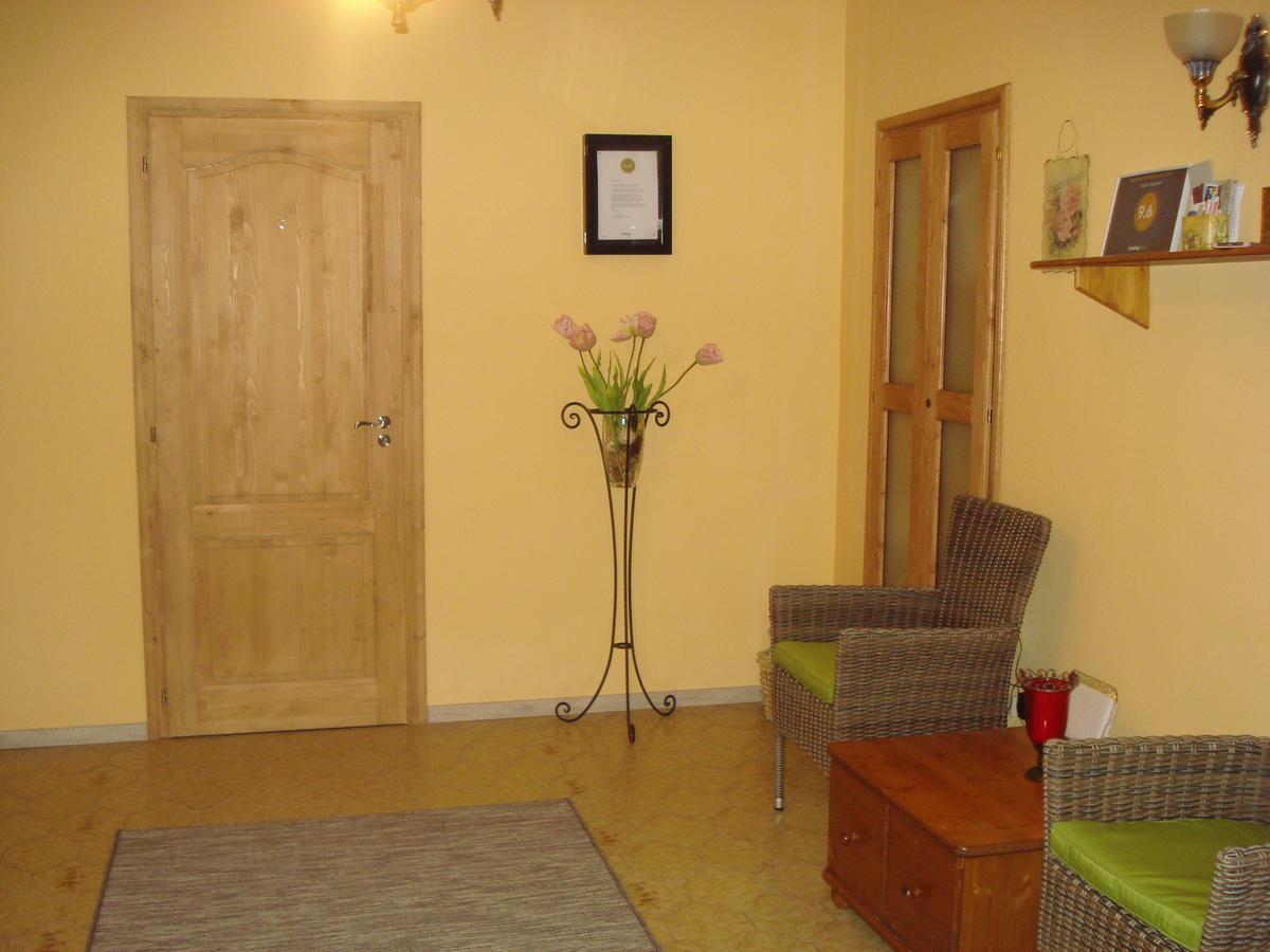 Eszter Apartman Eger Extérieur photo